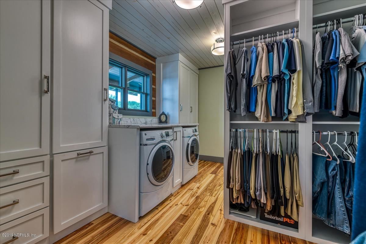 Luxury properties 占地近20英亩的豪华定制住宅