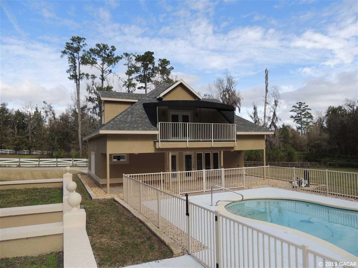 BEAUTIFUL 3.56ACRE ESTATE LOCATED IN NW GAINESVILLE Florida Luxury