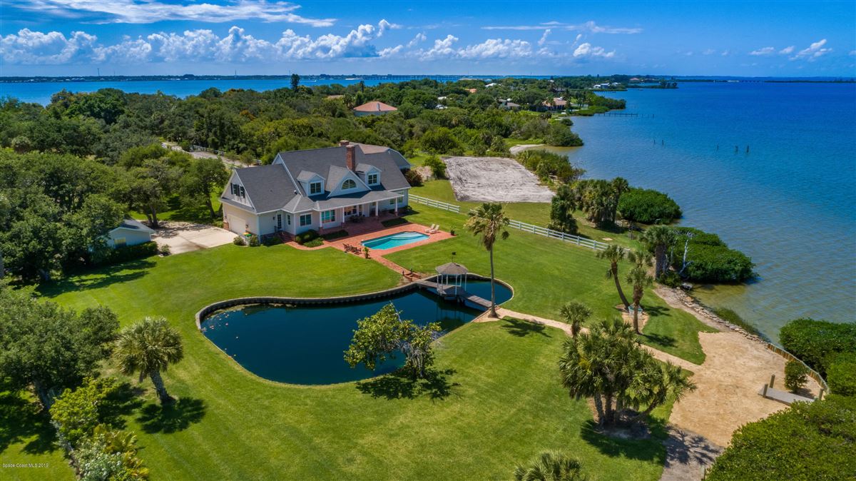 CLASSICALLY ELEGANT RIVER TO RIVER ESTATE ON S TROPICAL TRAIL Florida