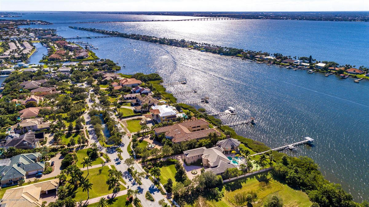 SPECTACULAR ESTATE ON THE BANANA RIVER | Florida Luxury Homes ...