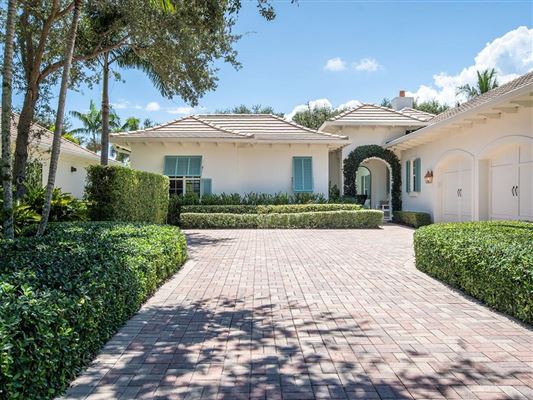 CASUALLY ELEGANT COURTYARD HOME | Florida Luxury Homes | Mansions For ...