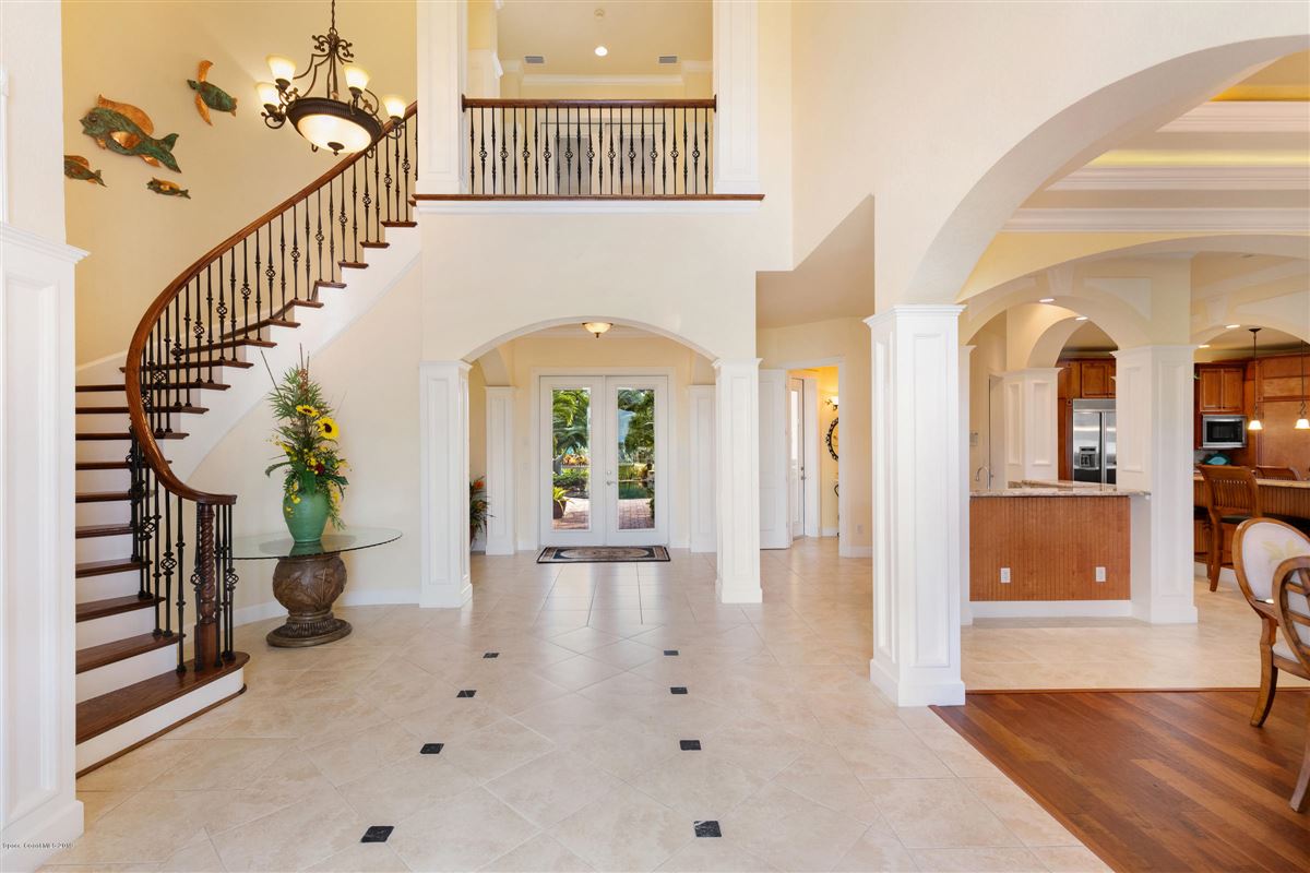 Luxury homes インドリバープールホーム 