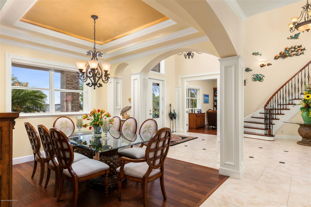 Luxury real estate インドリバープールホーム 