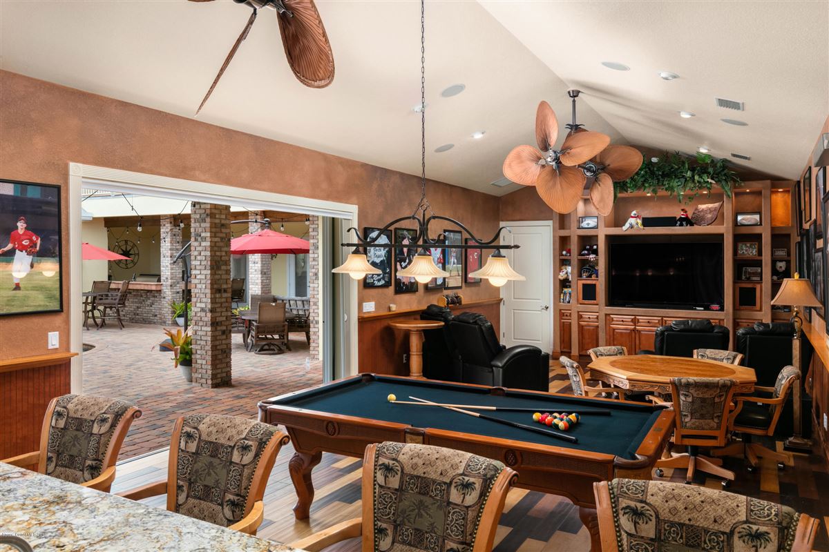 インドリバープールホーム  luxury homes