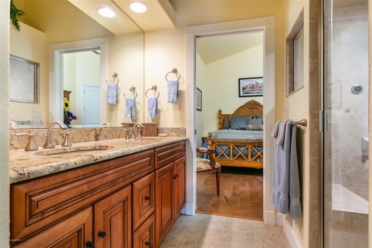 Luxury homes in インドリバープールホーム 