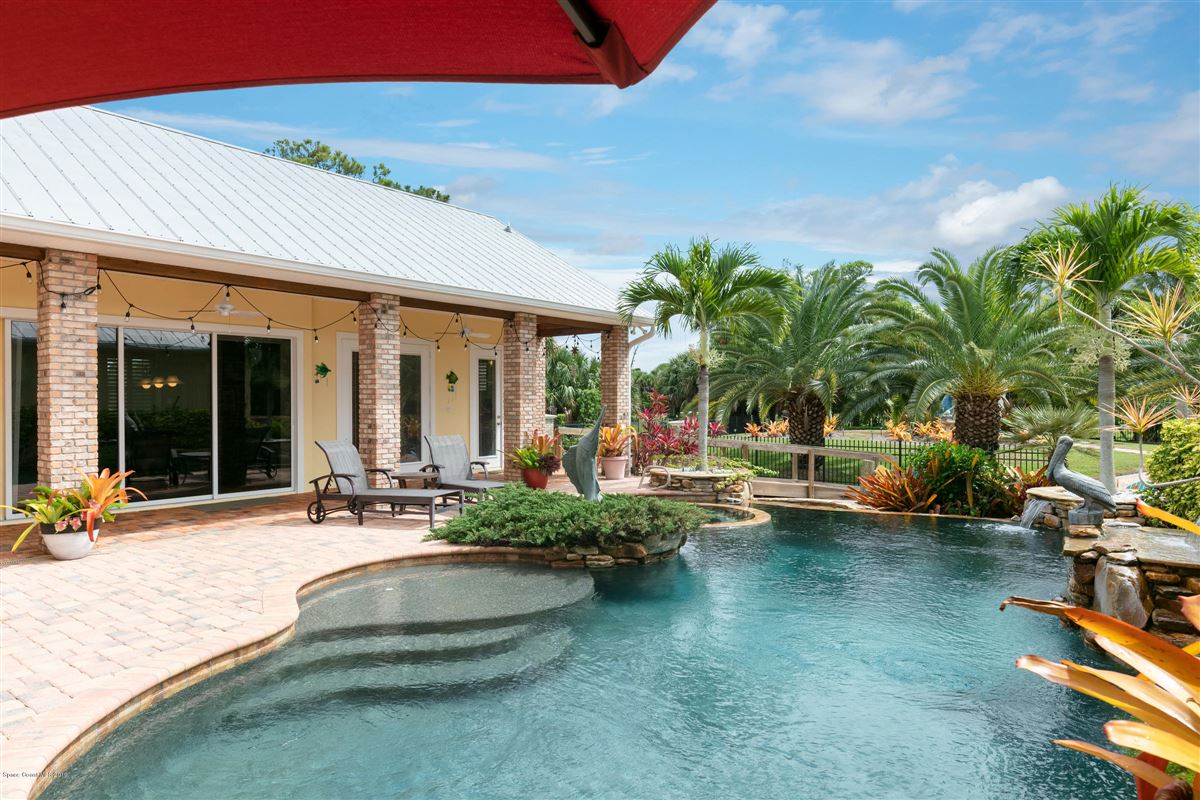 インドリバープールホーム  luxury homes