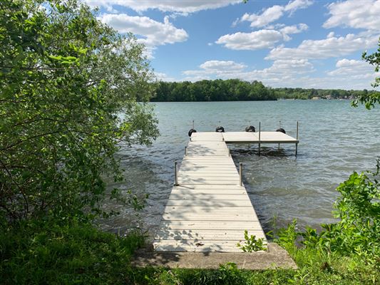 RARE FOUR-PLUS ACRES ON BIG CEDAR LAKE | Wisconsin Luxury Homes ...