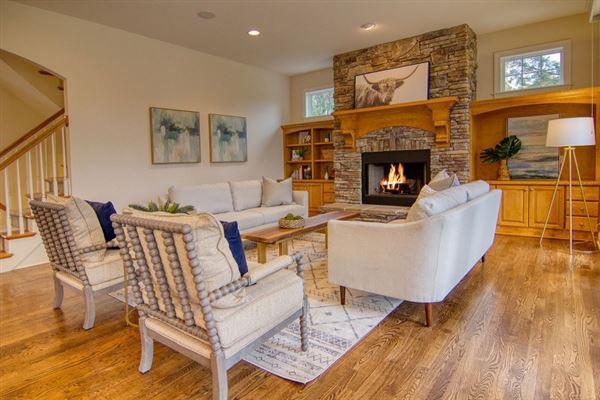 Well Kept And Updated Red Brick Colonial Wisconsin Luxury Homes