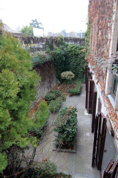 Luxury homes 绿荫环绕的漂亮公寓