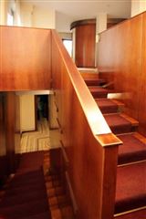 Luxury real estate 绿荫环绕的漂亮公寓