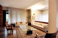 绿荫环绕的漂亮公寓 luxury real estate