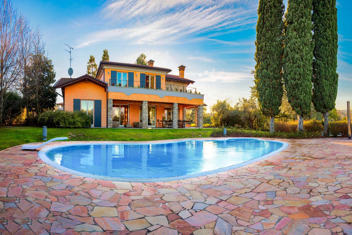 VILLA IN MANERBA DEL GARDA | Italy Luxury Homes | Mansions ...
