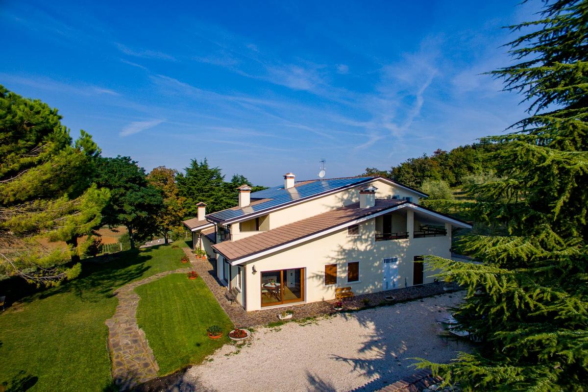 NOTEWORTHY VILLA WITH PADDOCK IN VICENZA | Italy Luxury Homes ...