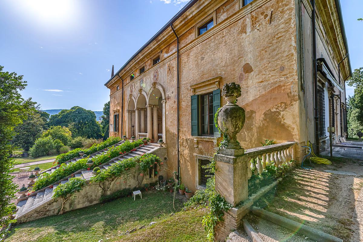 AMAZING RENAISSANCE VILLA IN VERONA ITALY Italy Luxury Homes 