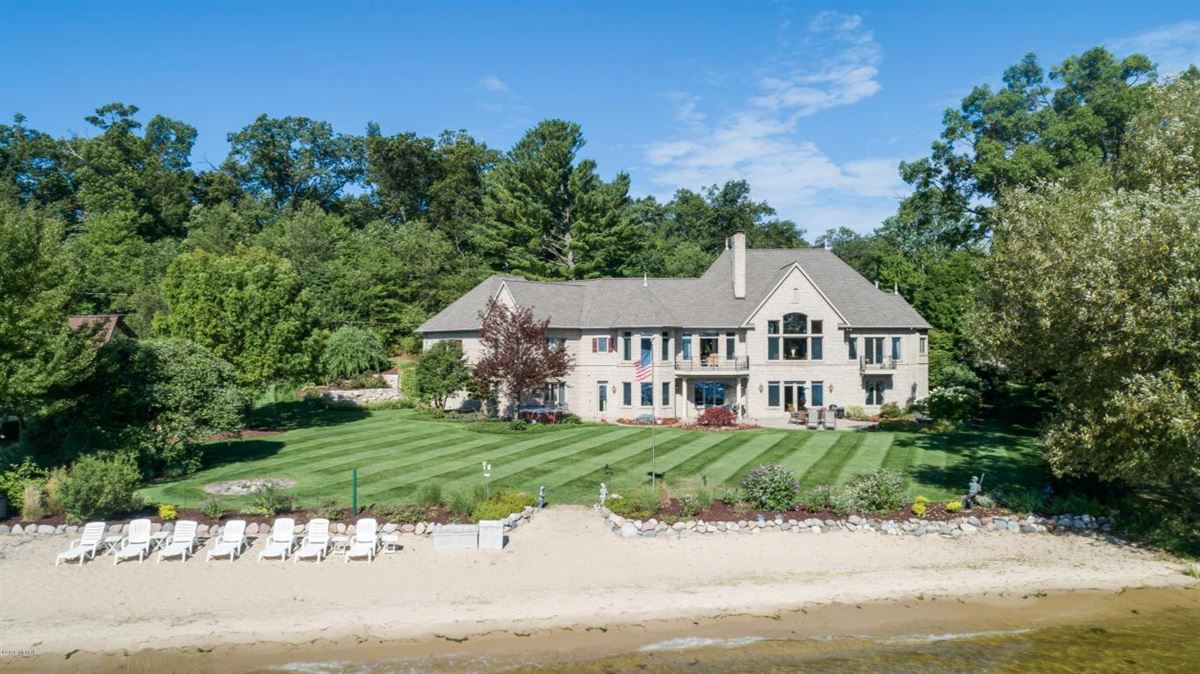 PRIVATE WHITE LAKE FRONTAGE LAKE MICHIGAN ACCESS Michigan Luxury