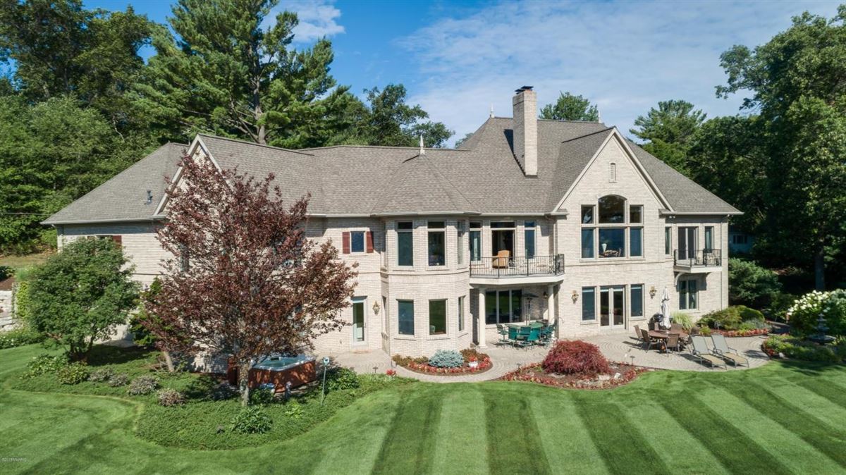 PRIVATE WHITE LAKE FRONTAGE LAKE MICHIGAN ACCESS Michigan Luxury