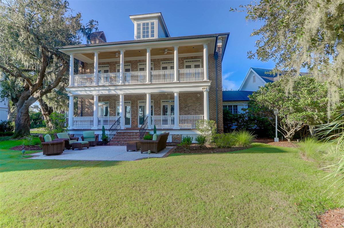 ONE OF MOUNT PLEASANT'S FINEST HOMES South Carolina Luxury Homes