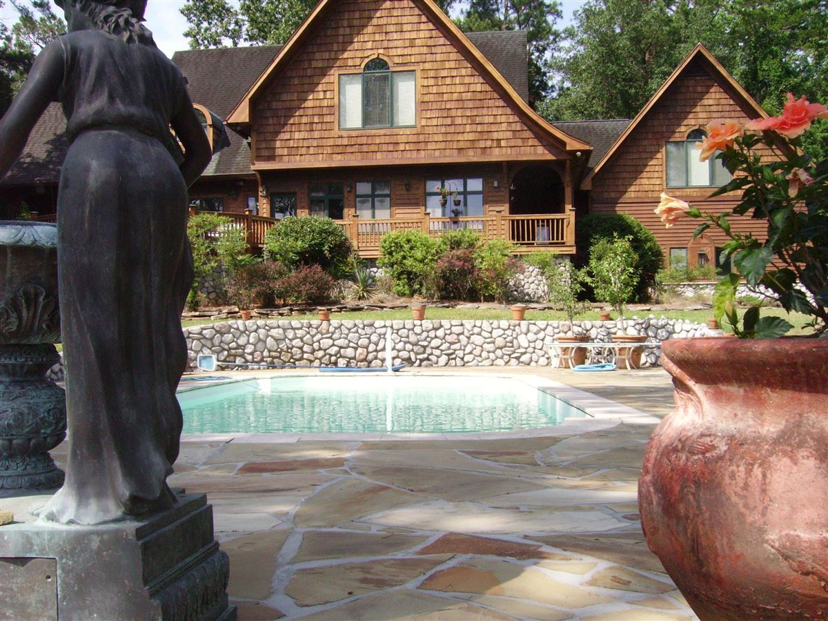 5 ACRE WOODED ESTATE ON THE ASHLEY RIVER South Carolina Luxury Homes