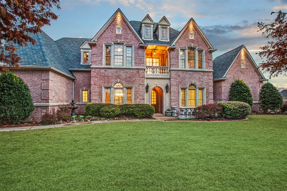 PALATIAL ESTATE WITH AMAZING VIEWS Texas Luxury Homes Mansions For