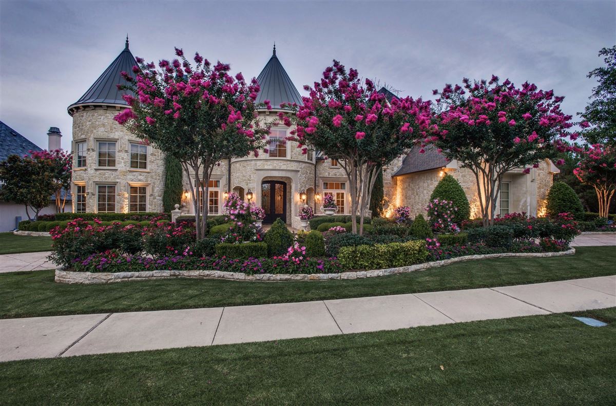 ELEGANT ESTATE IN GATED STARWOOD Texas Luxury Homes Mansions For