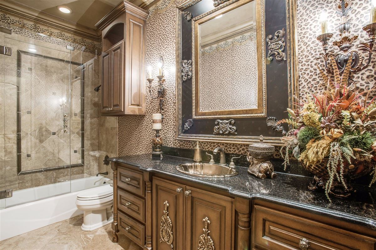 ELEGANT ESTATE IN GATED STARWOOD Texas Luxury Homes Mansions For Sale Luxury Portfolio