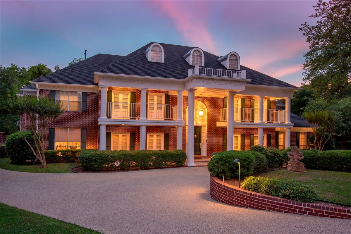 TIMELESSLY ELEGANT ESTATE | Texas Luxury Homes | Mansions For Sale ...