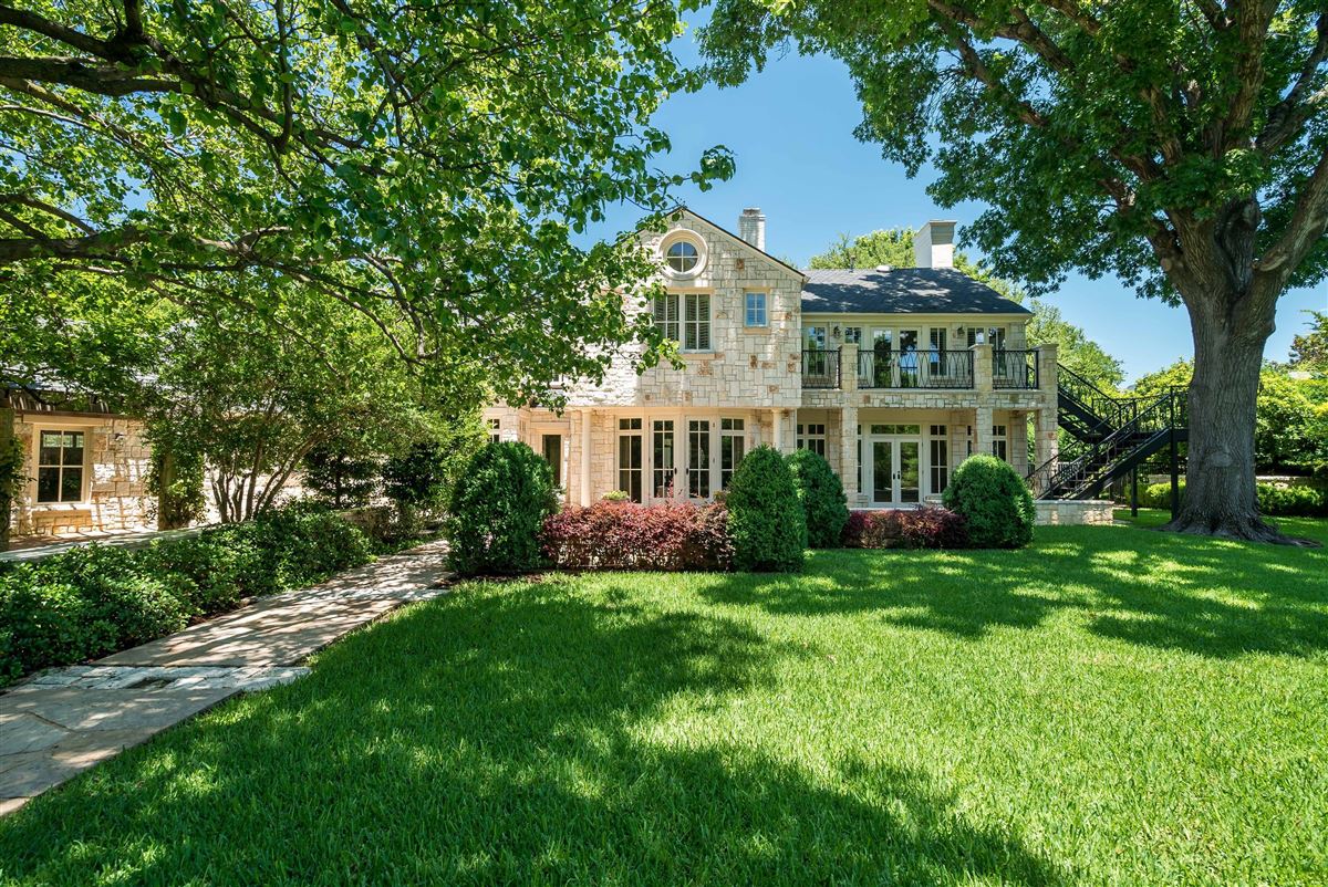 TIMELESS ELEGANCE IN OLD PRESTON HOLLOW Texas Luxury Homes Mansions