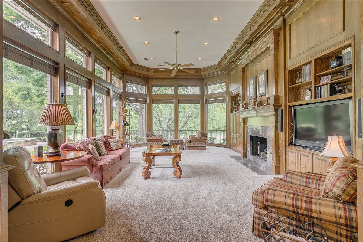 BEAUTIFUL STEVE ROBERTS CUSTOM BUILT HOME Texas Luxury Homes