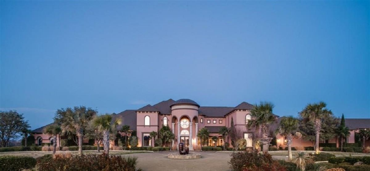 CHATEAU MONTCLAIR ONE OF THE LARGEST HOMES IN TEXAS Texas Luxury