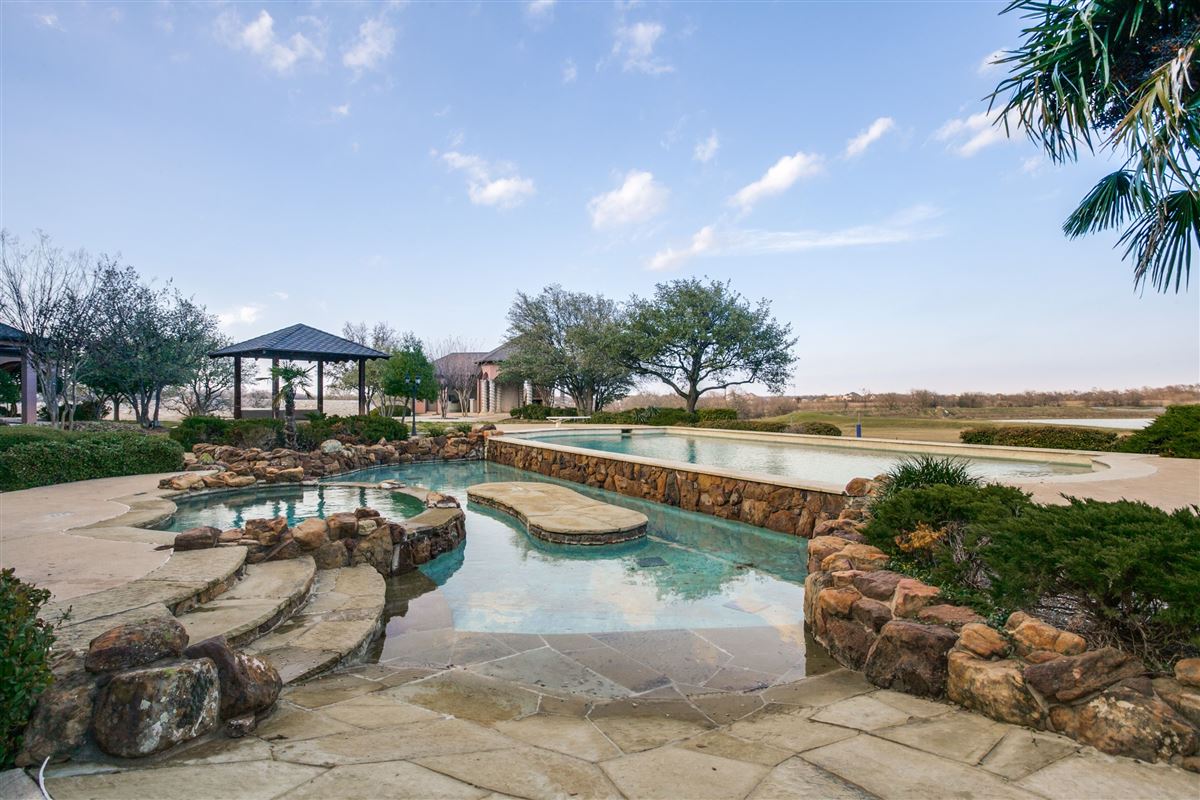 CHATEAU MONTCLAIR ONE OF THE LARGEST HOMES IN TEXAS Texas Luxury