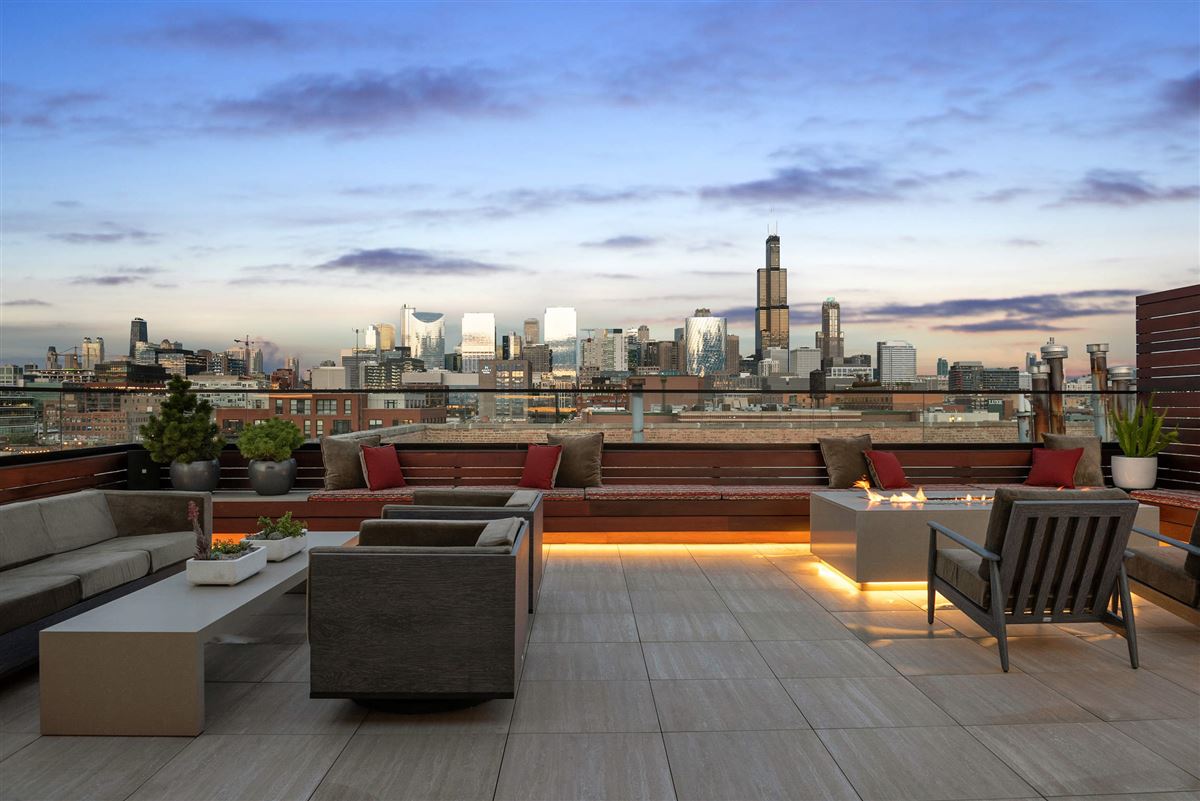 SOPHISTICATED URBAN LUXURY HOME Illinois Luxury Homes Mansions For