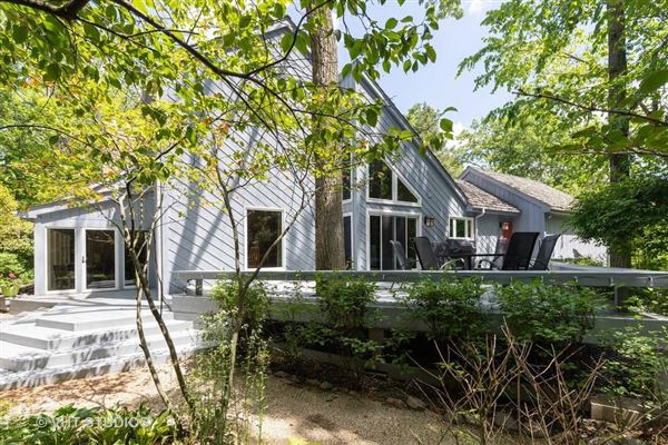 ブラフ湖の例外的な家 mansions