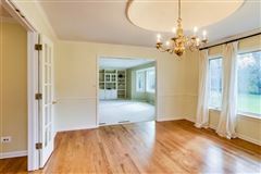 Luxury properties 素晴らしい大きな裏庭を含む素晴らしい牧場