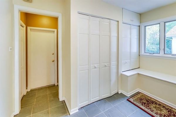 Mansions 素晴らしい大きな裏庭を含む素晴らしい牧場