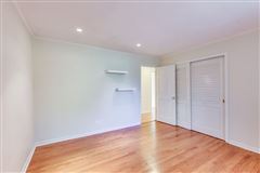 Luxury homes 素晴らしい大きな裏庭を含む素晴らしい牧場