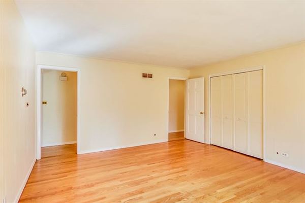 素晴らしい大きな裏庭を含む素晴らしい牧場 luxury real estate