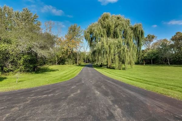 Luxury homes in 素晴らしい大きな裏庭を含む素晴らしい牧場