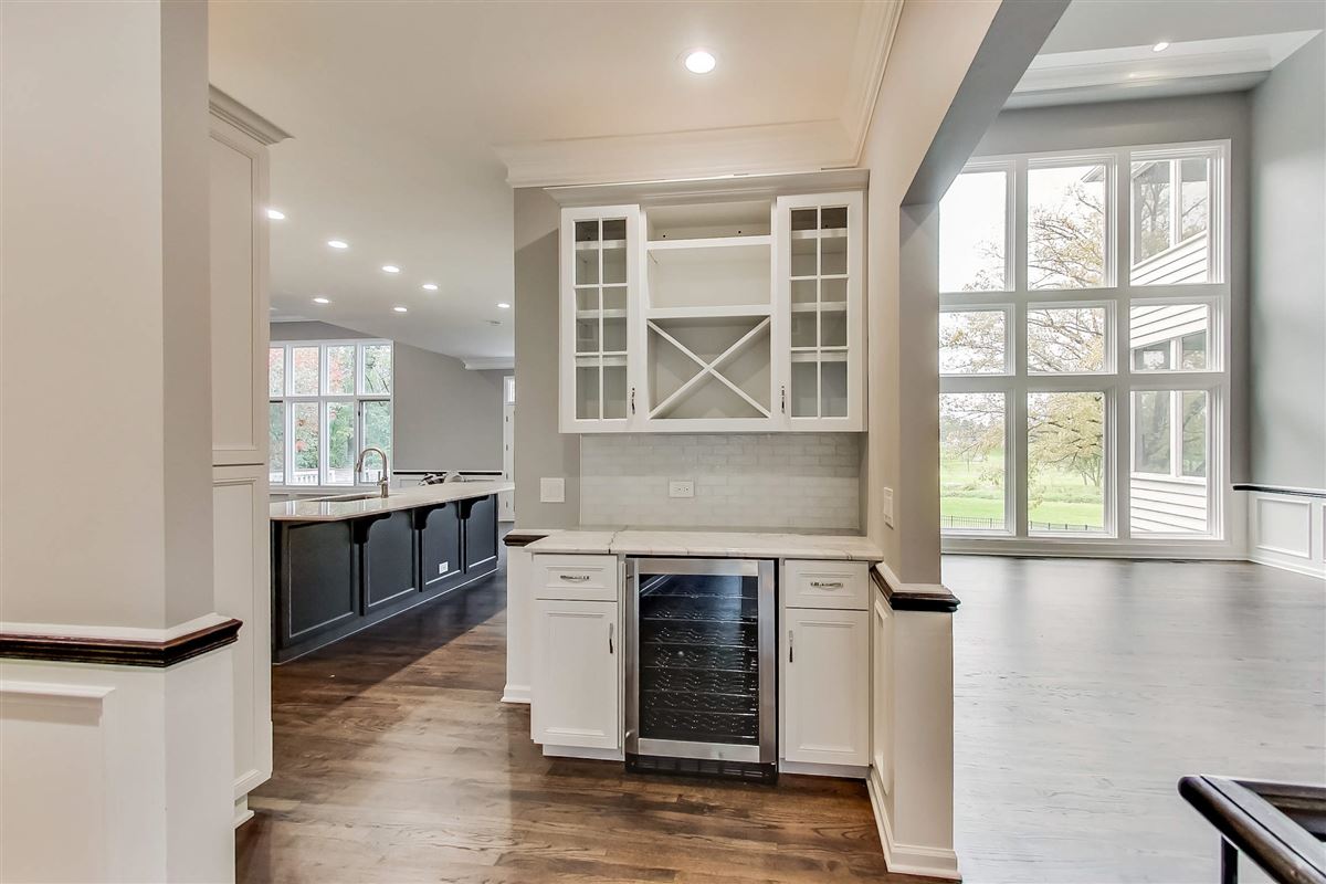 Luxury homes in 4エーカーのレンガの家