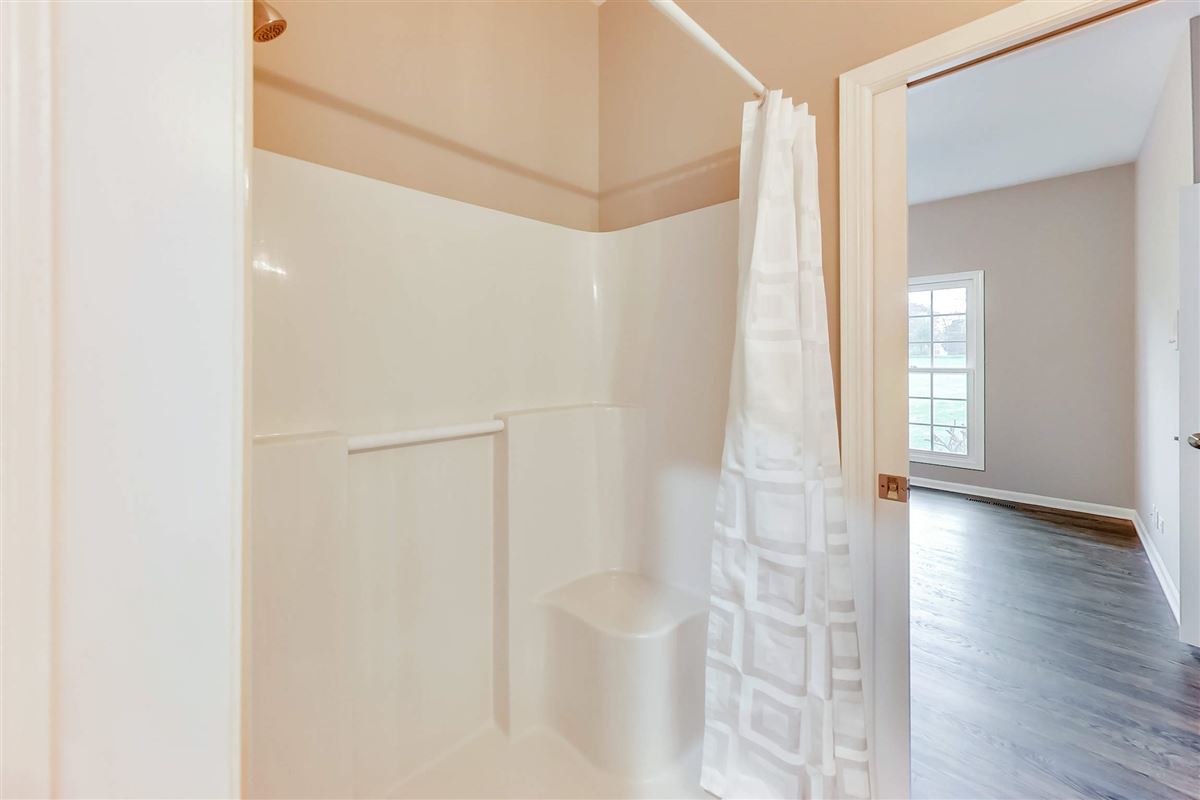 Luxury homes 4エーカーのレンガの家