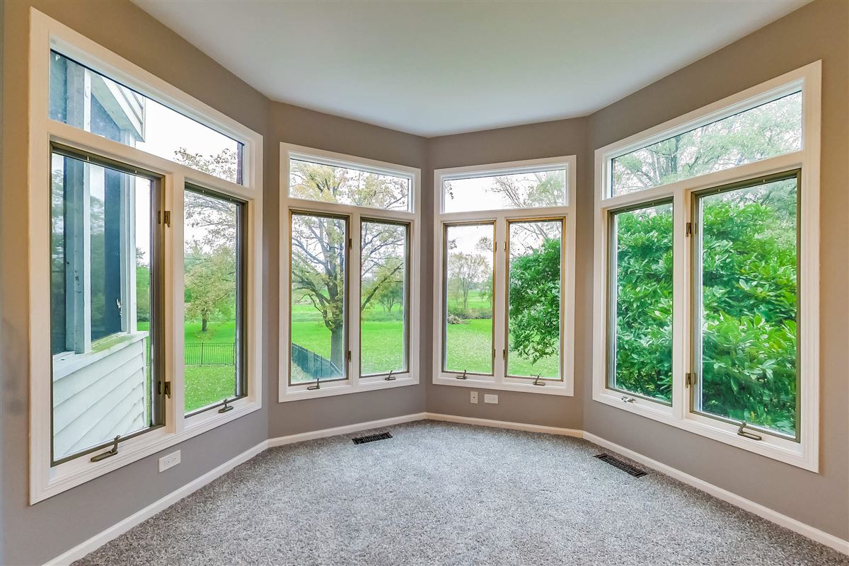 4エーカーのレンガの家 luxury real estate