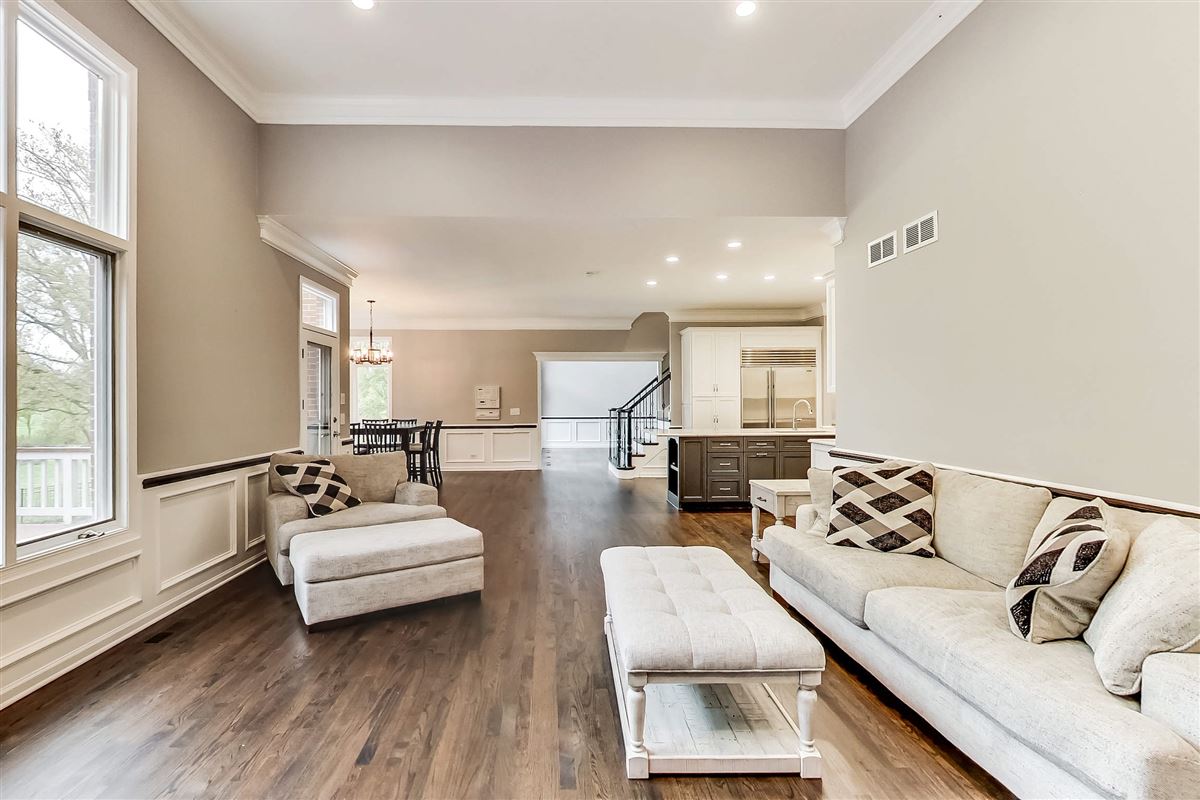 Luxury properties 4エーカーのレンガの家