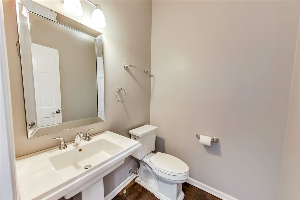 Luxury homes in 4エーカーのレンガの家