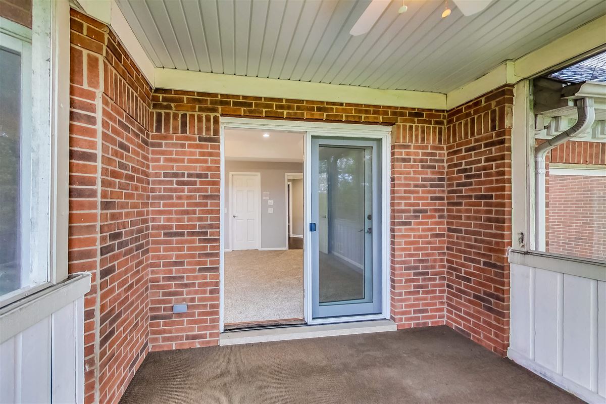 4エーカーのレンガの家 luxury real estate