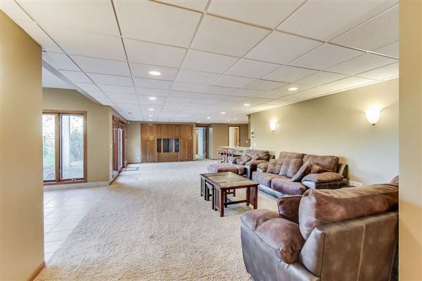 Luxury homes in 全部是用砖块租来的，占地四英亩