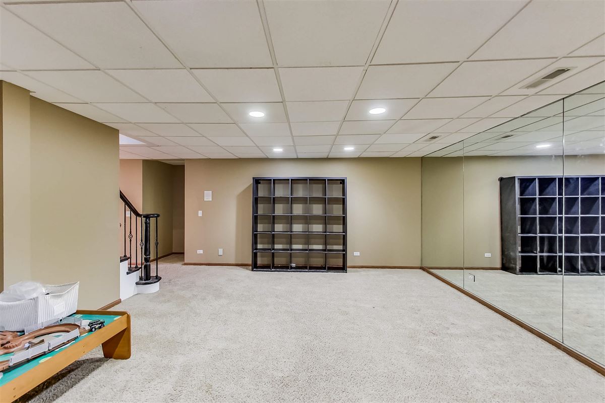 Luxury homes 4エーカーのレンガの家