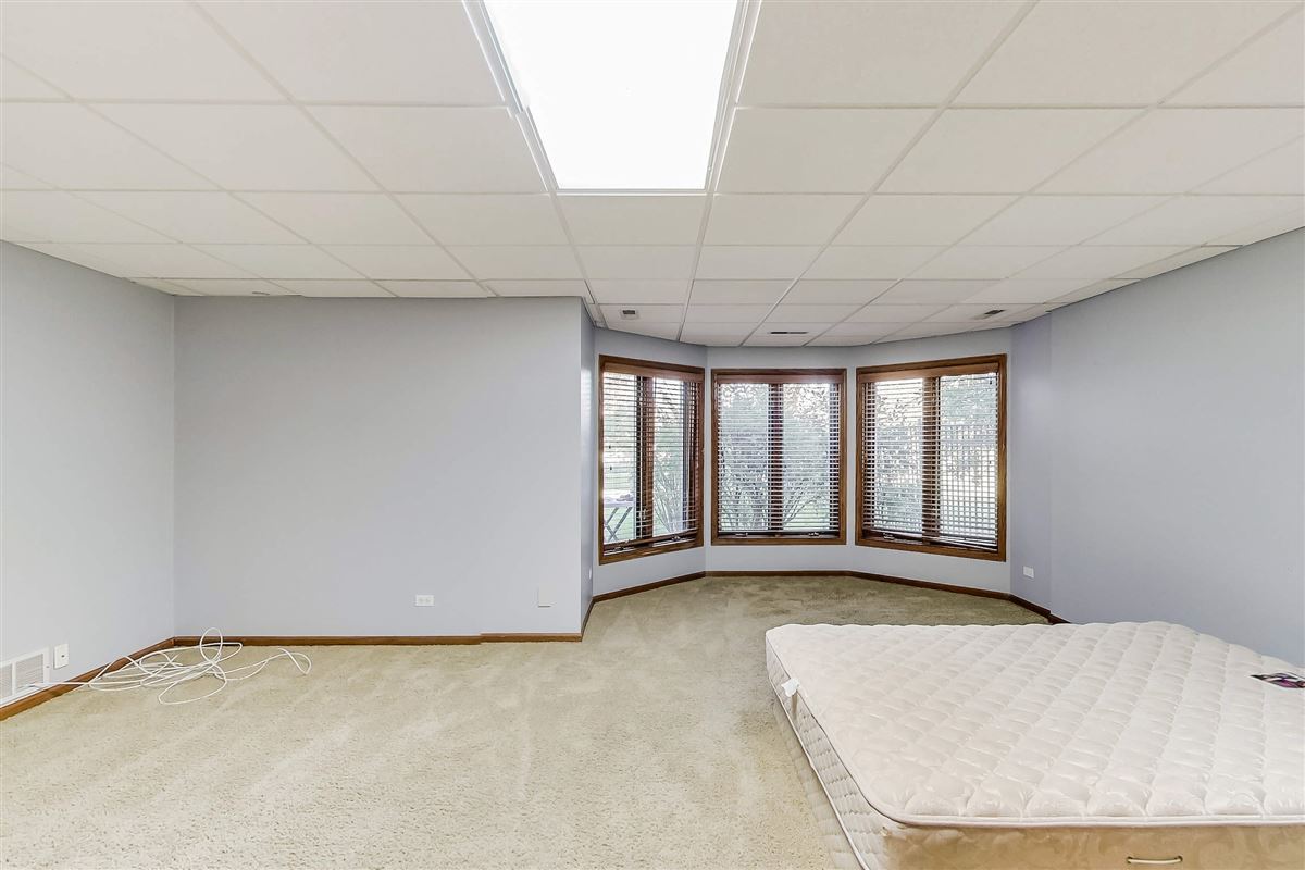 Luxury homes in 4エーカーのレンガの家