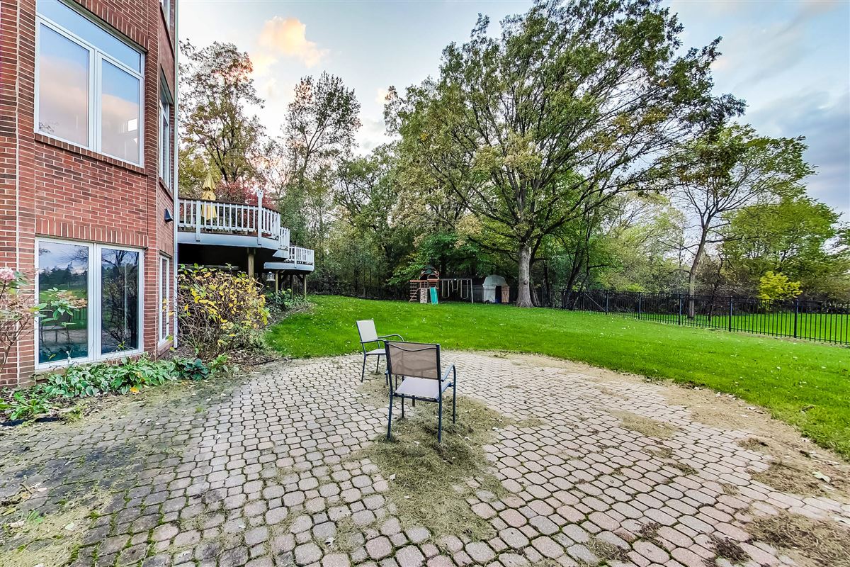 4エーカーのレンガの家 luxury real estate