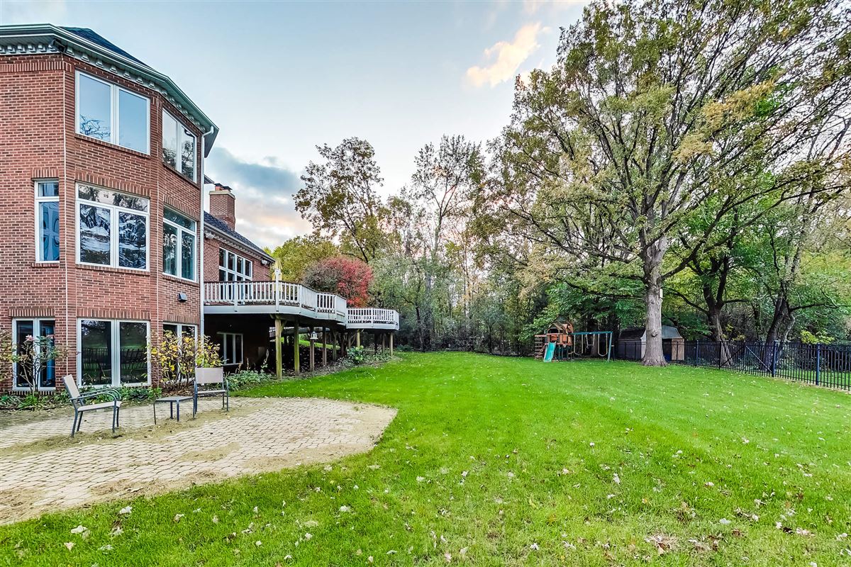 Mansions 4エーカーのレンガの家