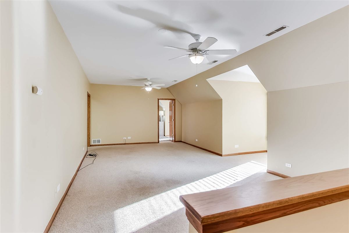 4エーカーのレンガの家 luxury homes