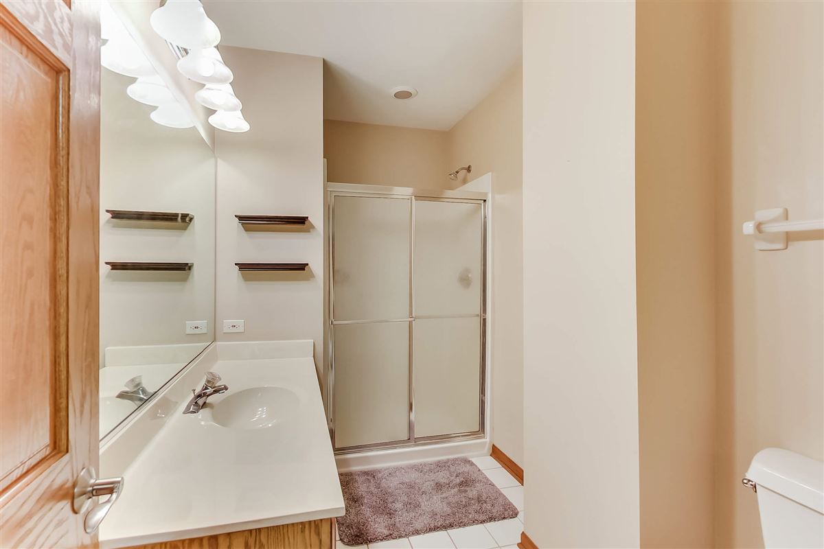 4エーカーのレンガの家 mansions